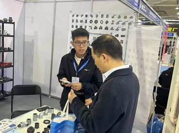 Precise Matching - In-depth Negotiation at Booth